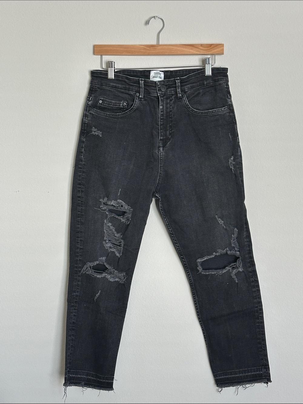 Pull&Bear Men’s Cropped Jeans - Black Distressed